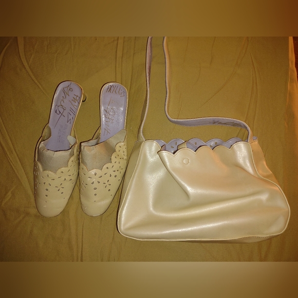 Women's Matching Purse and short heels shoes - Picture 4 of 7